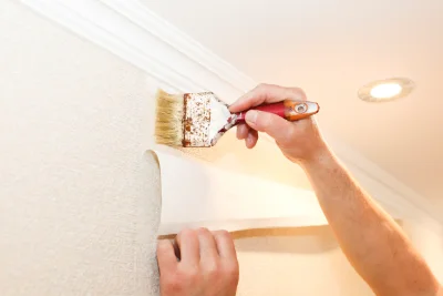 Pose de papier peint à Luitré-Dompierre — revêtements muraux et toiles de verre